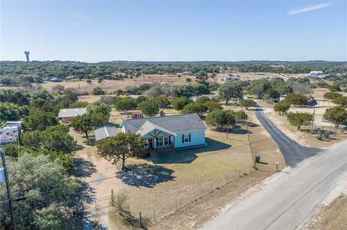 $550,000 - 3Br/2Ba -  for Sale in Douglas Estates, Dripping Springs