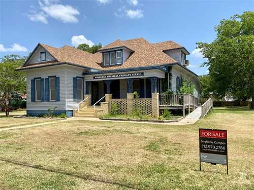 $385,000 - 7Br/3Ba -  for Sale in N/a, Giddings