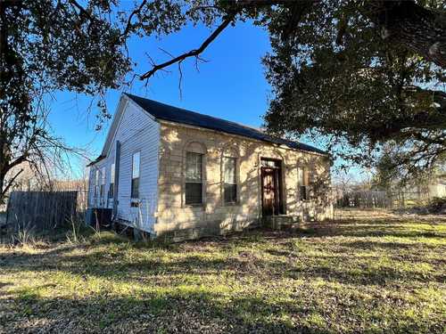 $95,000 - 3Br/2Ba -  for Sale in None, Giddings