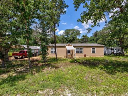 $285,000 - 3Br/2Ba -  for Sale in Indian Lake, Smithville