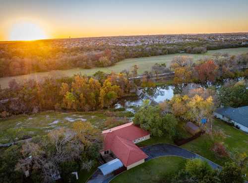 $600,000 - 3Br/2Ba -  for Sale in Brushy Bend Park, Round Rock