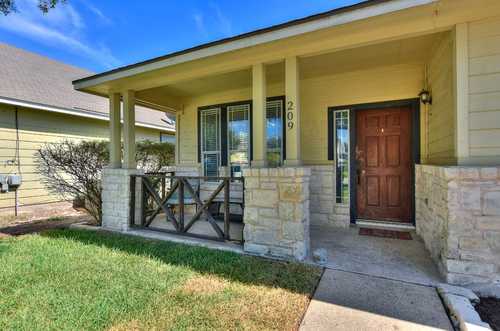 $369,900 - 4Br/2Ba -  for Sale in Hutto Square Sec 01, Hutto