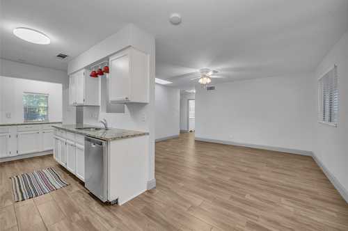 $399,999 - 3Br/1Ba -  for Sale in Oak Plantations, Austin