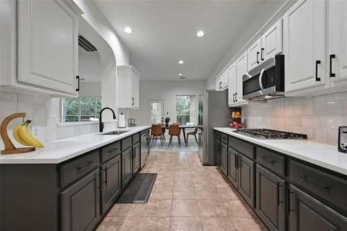 $699,400 - 4Br/3Ba -  for Sale in Belterra Ph 1 Sec 8, Austin