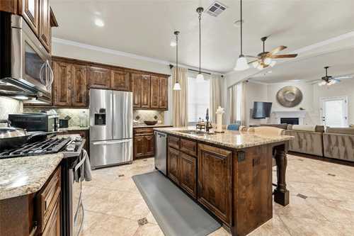 $450,000 - 4Br/2Ba -  for Sale in Oak Creek, Leander