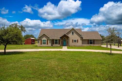 $439,999 - 4Br/2Ba -  for Sale in Cummins Creek, Giddings