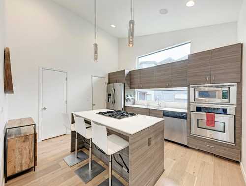 $708,000 - 2Br/3Ba -  for Sale in Sycamore Detached Condo, Austin