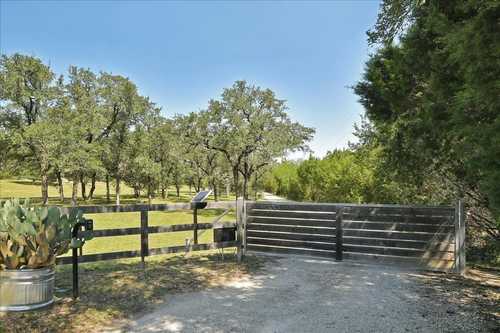 $925,000 - 3Br/2Ba -  for Sale in Wynnrock Estates Sec 01, Austin