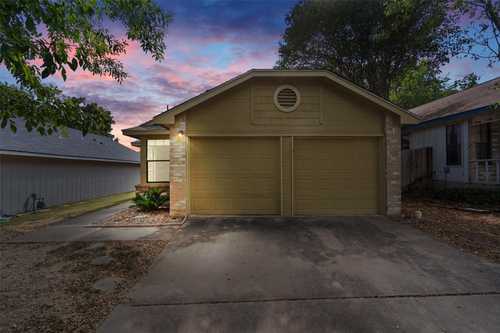 $335,000 - 2Br/2Ba -  for Sale in Quail Hollow Garden Homes, Austin