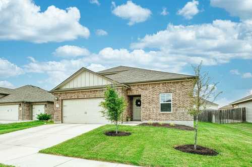 $429,000 - 3Br/3Ba -  for Sale in Highlands, Hutto