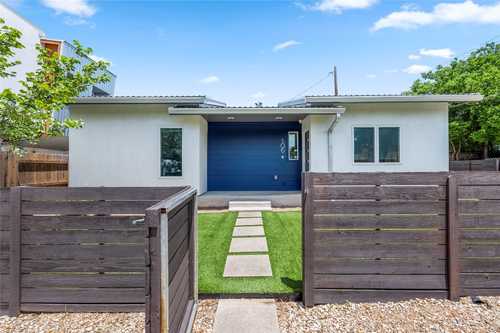 $499,900 - 2Br/2Ba -  for Sale in Highlands, Austin