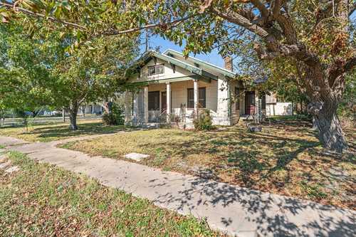 $700,000 - 5Br/2Ba -  for Sale in Railroad, Hutto