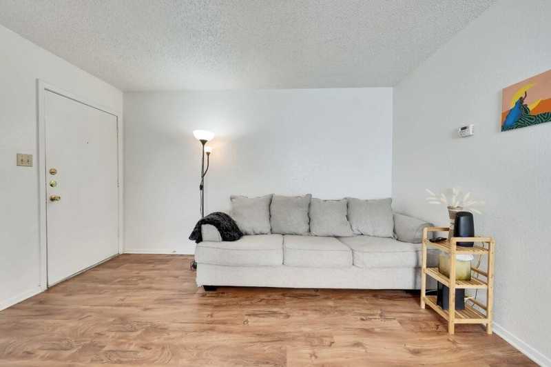 $215,000 - 1Br/1Ba -  for Sale in Quarters Condos, Austin