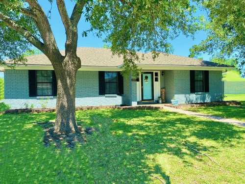 $275,000 - 3Br/2Ba -  for Sale in Woodland Heights, Giddings