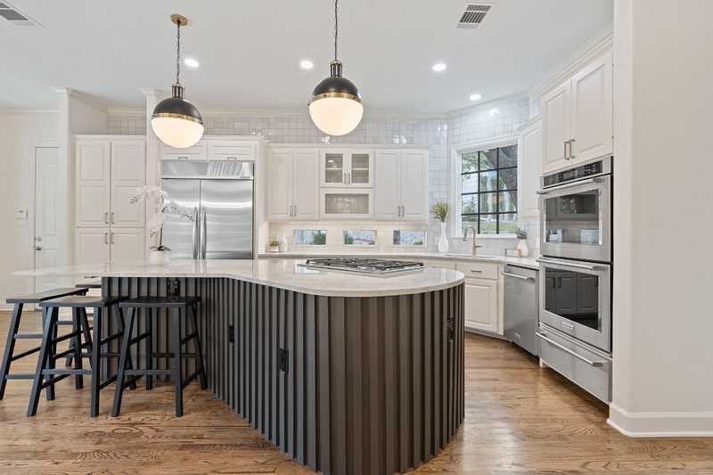 $2,550,000 - 4Br/5Ba -  for Sale in Westview On Lake Austin Ph C, Austin