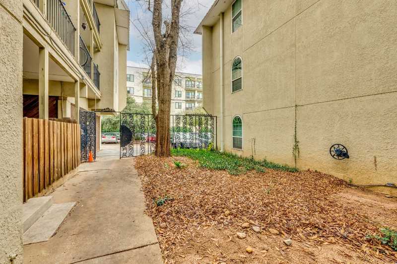 $227,000 - 1Br/1Ba -  for Sale in Pointe Condominiums Amended The, Austin