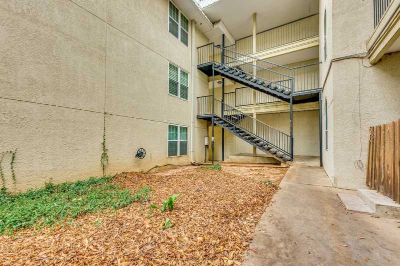 $227,000 - 1Br/1Ba -  for Sale in Pointe Condominiums Amended The, Austin