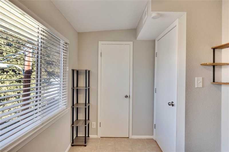 $229,000 - 2Br/1Ba -  for Sale in Star West Condo, Austin