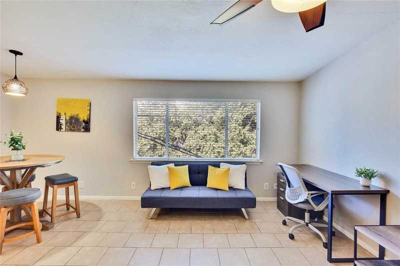 $229,000 - 2Br/1Ba -  for Sale in Star West Condo, Austin