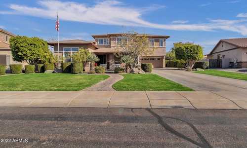 $899,999 - 5Br/5Ba - Home for Sale in Layton Lakes Parcel 1 2nd Amd, Gilbert