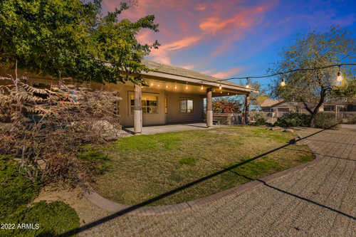 $879,900 - 4Br/3Ba - Home for Sale in S33 T2s R8e, San Tan Valley