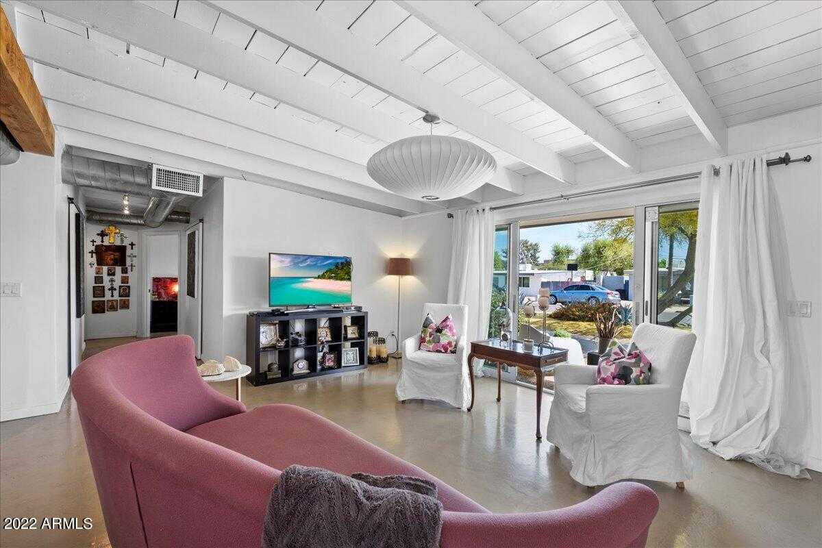 $1,475,000 - 3Br/3Ba - Home for Sale in Camelback Park Estates, Paradise Valley