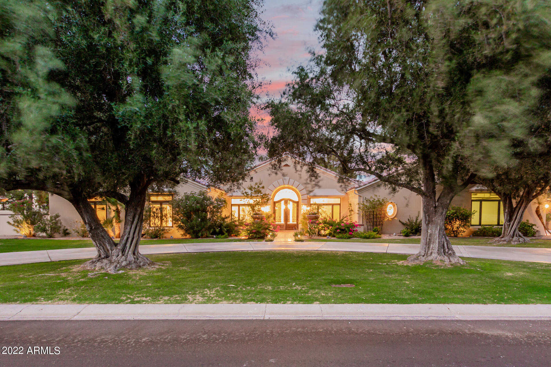 $2,899,000 - 5Br/6Ba - Home for Sale in Camelback Country Estates 6, Paradise Valley