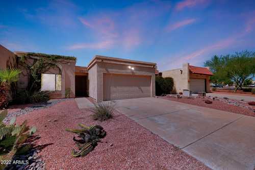 $389,900 - 3Br/2Ba -  for Sale in Pepperwood Townhomes, Tempe