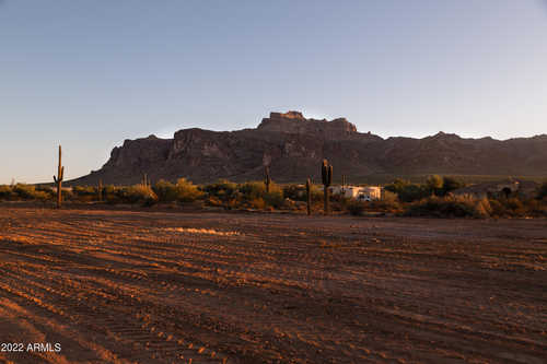 $199,900 - Br/Ba -  for Sale in Commencing At The Southwest Corner Of Section 24,, Apache Junction