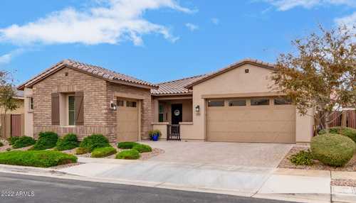 $810,000 - 3Br/3Ba - Home for Sale in Altitude, Chandler