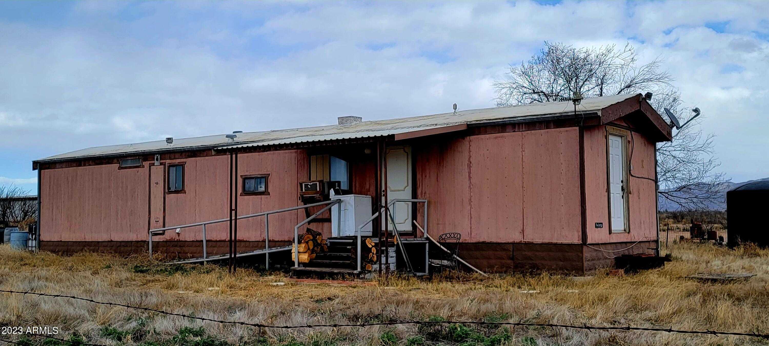 Photo 1 of 32 of 10593 N Mormon Road mobile home