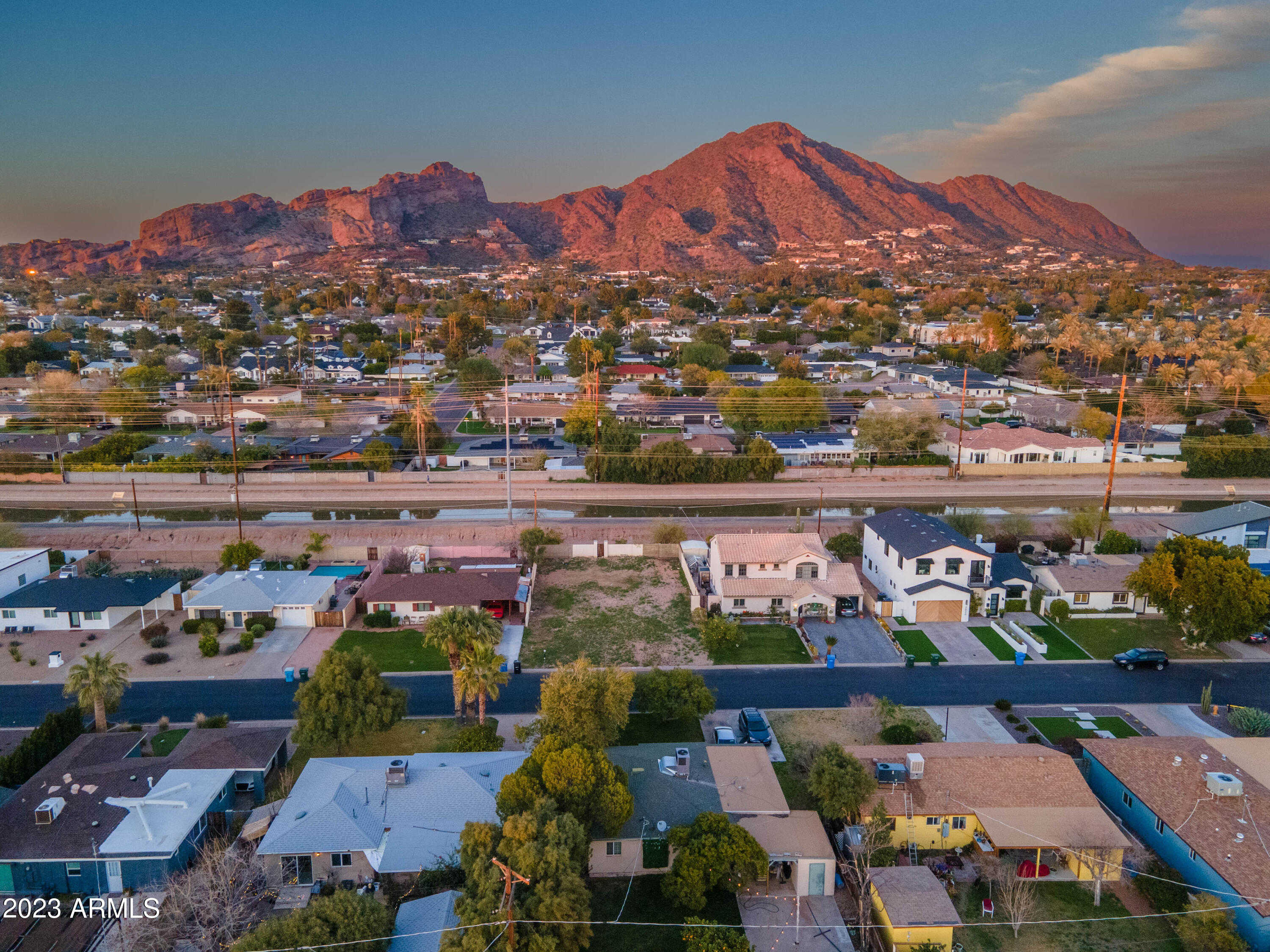 View Phoenix, AZ 85018 property