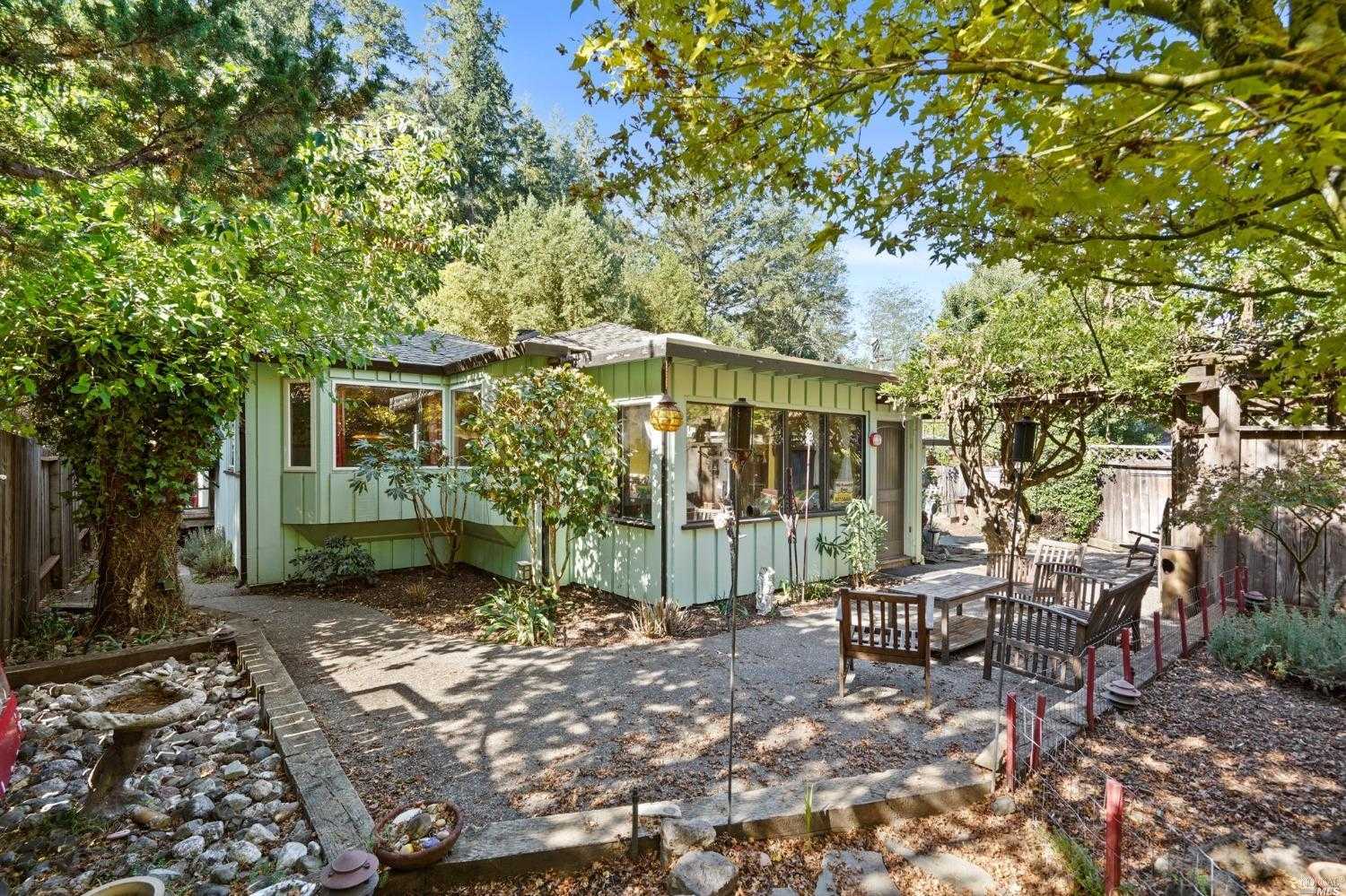$1,045,000 - 3Br/2Ba -  for Sale in Forest Knolls