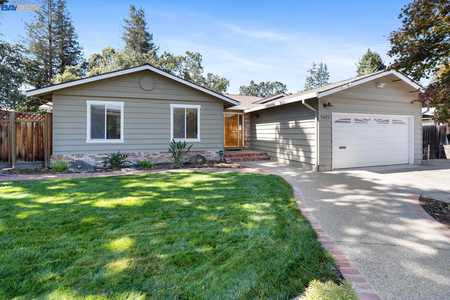 $1,629,000 - 3Br/2Ba -  for Sale in Country Clb Area, 