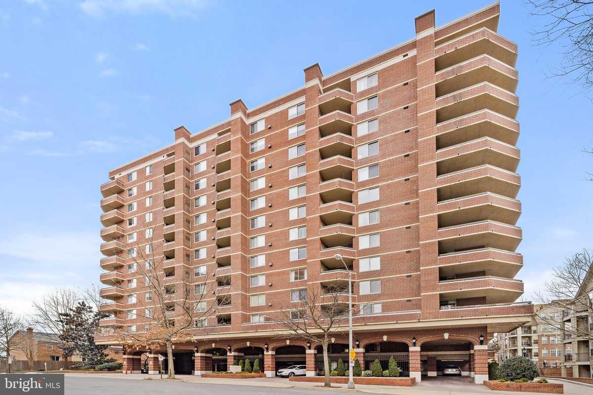 $499,900 - 1Br/1Ba -  for Sale in None Available, Arlington