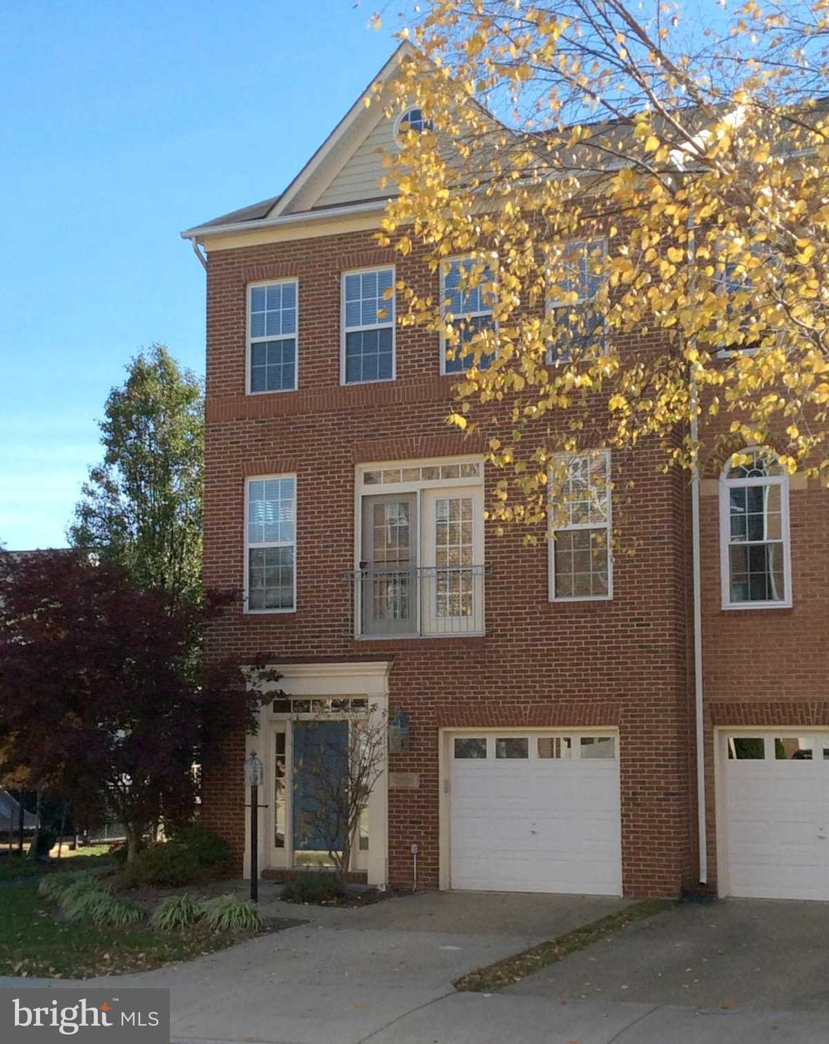 $2,750 - 3Br/4Ba -  for Sale in Squirrel Hill, Herndon