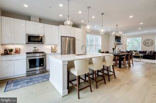 $1,185,000 - 4Br/4Ba -  for Sale in None Available, Arlington