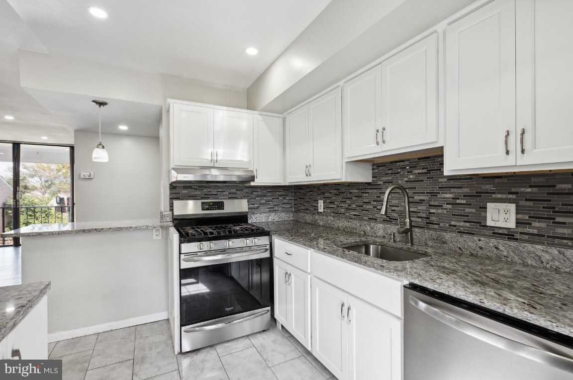 Photo 1 of 45 of 774 QUINCE ORCHARD BOULEVARD Unit 774-20 condo