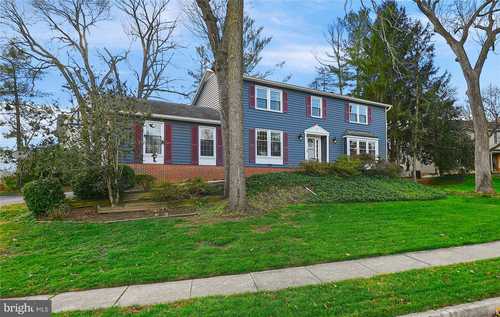 $650,000 - 7Br/4Ba -  for Sale in Village Green, Towson