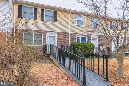 $199,900 - 3Br/4Ba -  for Sale in Double Rock Townhouses, Parkville