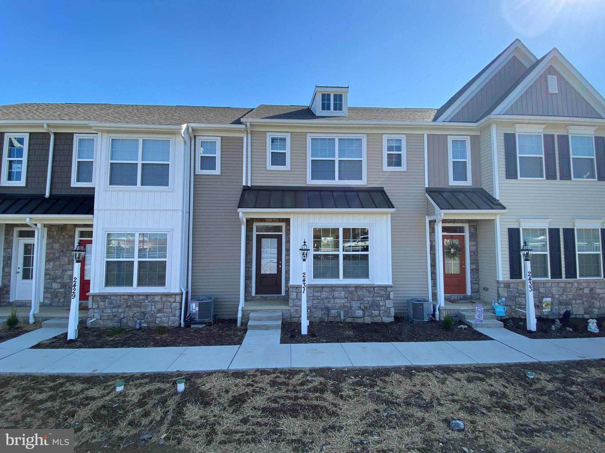 View LANCASTER, PA 17601 townhome
