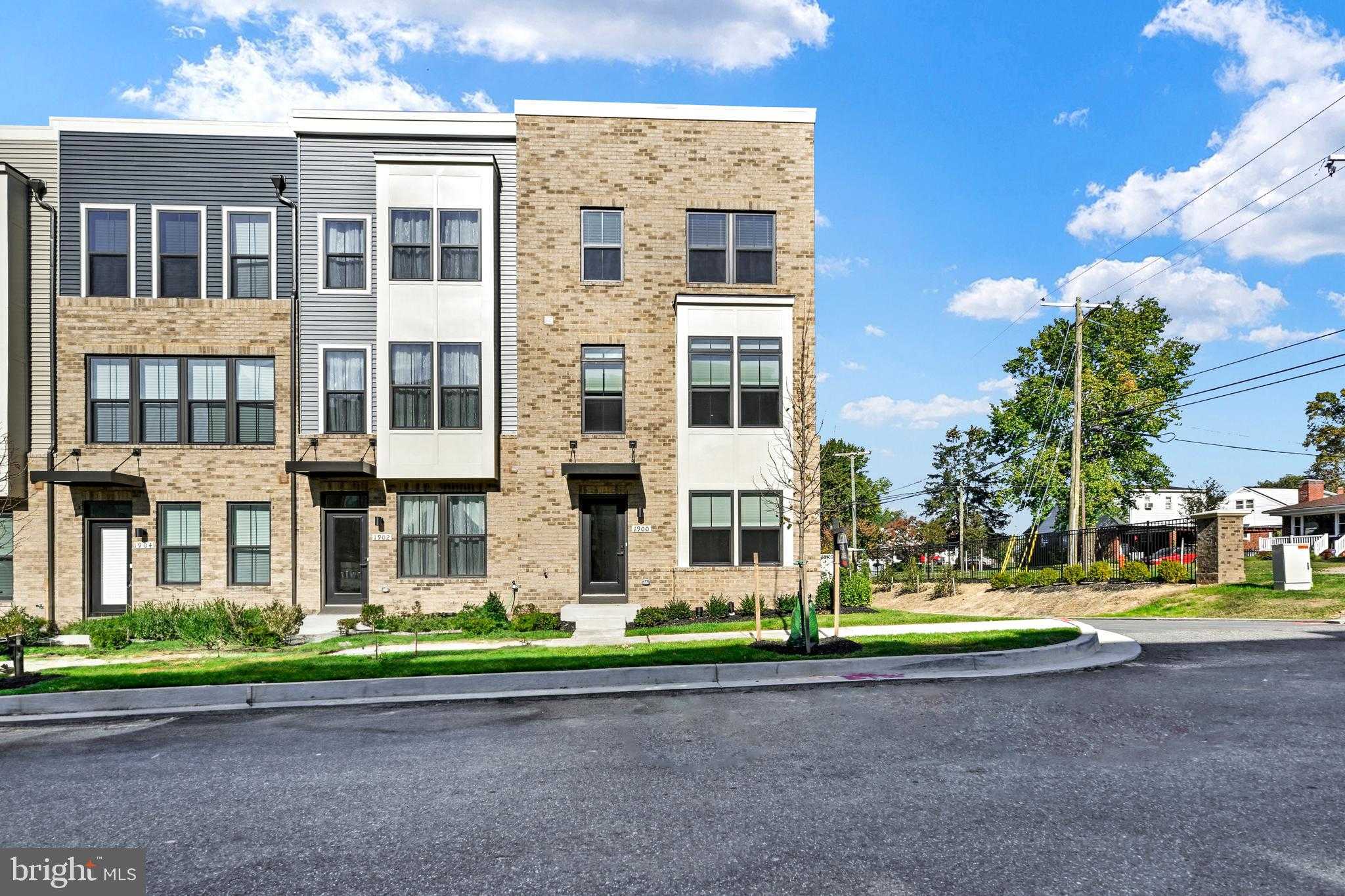 View BALTIMORE, MD 21222 townhome