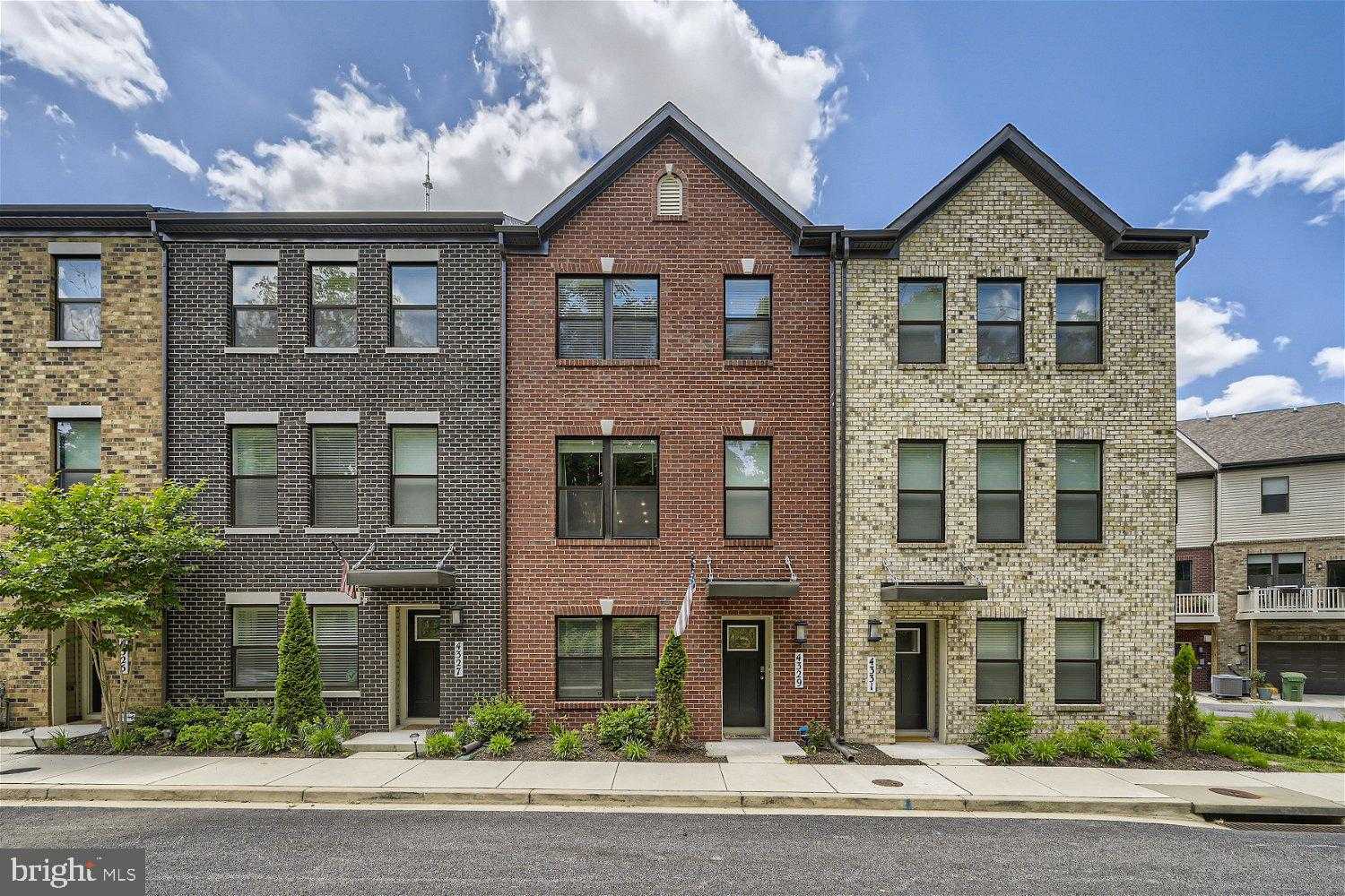 View BALTIMORE, MD 21211 townhome