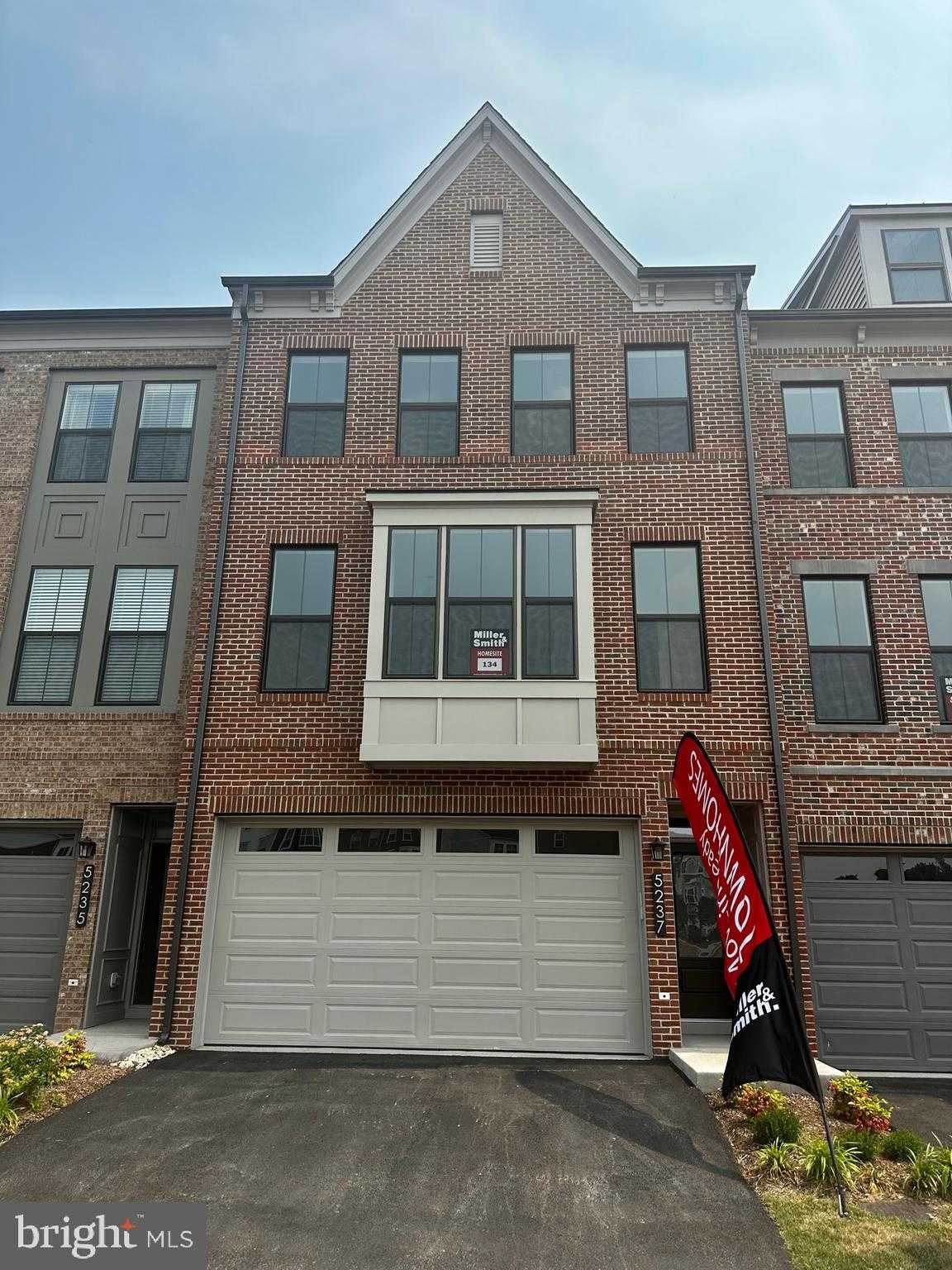 View CHANTILLY, VA 20151 townhome