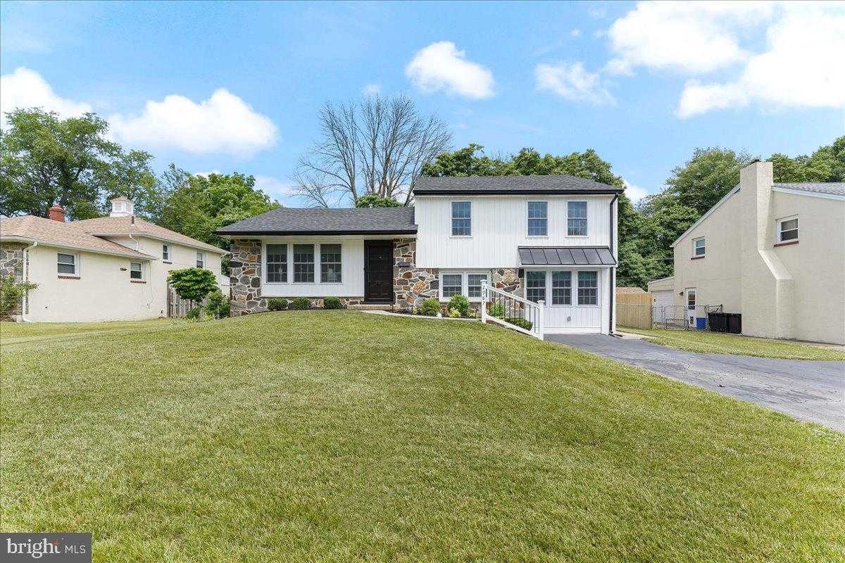 View BROOMALL, PA 19008 house