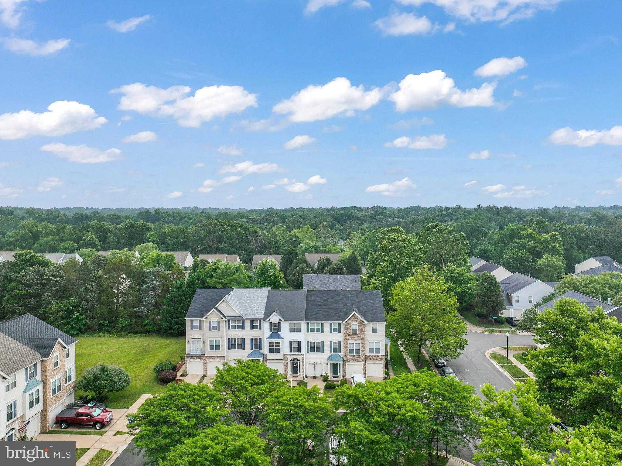 View CHANTILLY, VA 20152 townhome