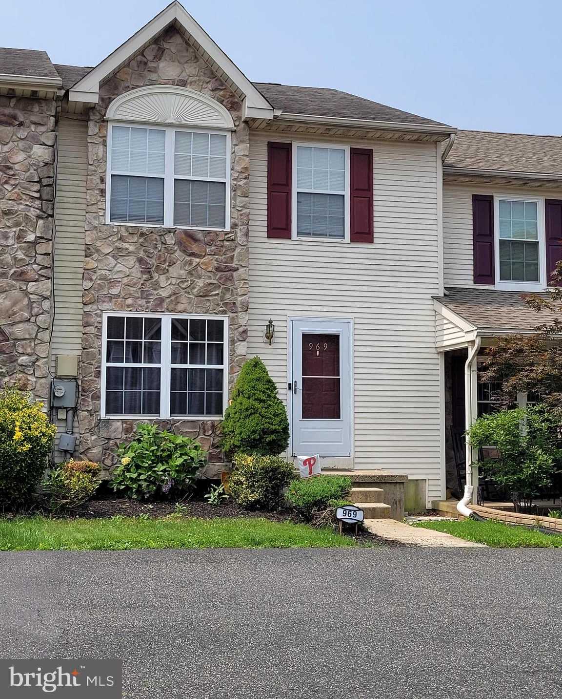 View COLLEGEVILLE, PA 19426 townhome