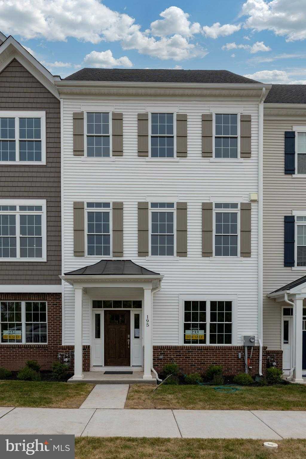 View PHOENIXVILLE, PA 19460 townhome
