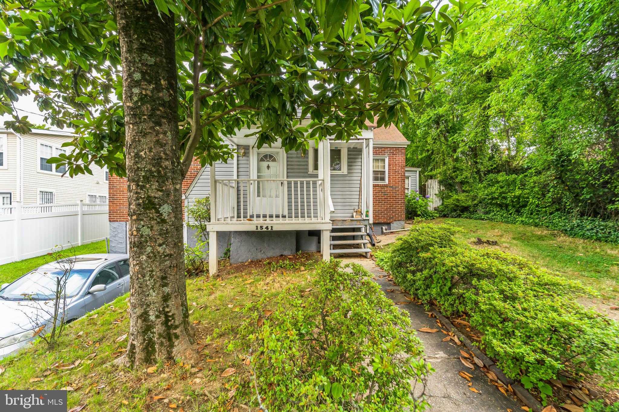 View CAPITOL HEIGHTS, MD 20743 house
