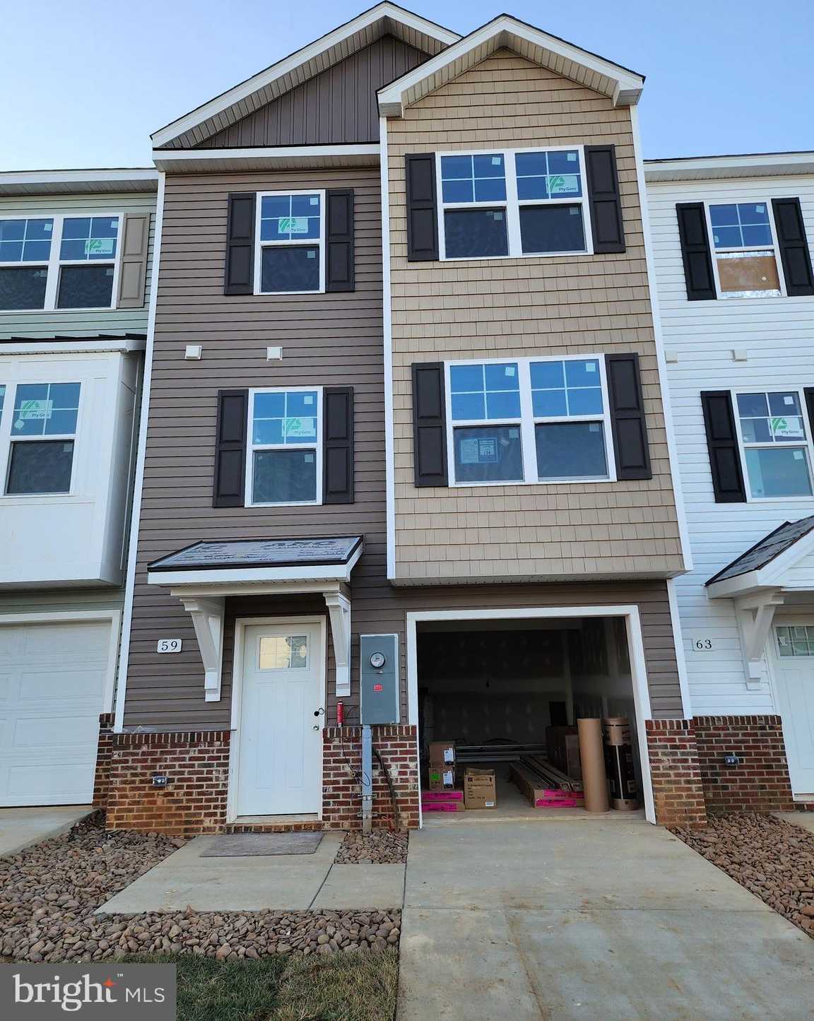 View MARTINSBURG, WV 25403 townhome